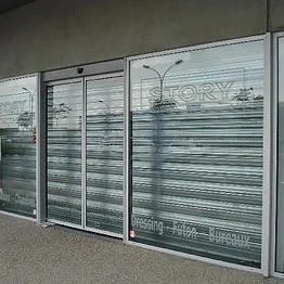 Installation et pose de rideau métallique lames pleines en Bretagne