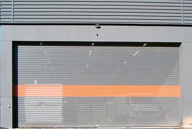 Installation et pose de rideau métallique microperforé en Bretagne