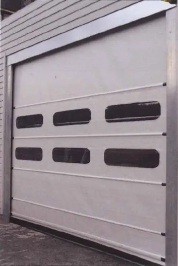 Installation et pose de portes industrielles à ouverture verticale en Bretagne